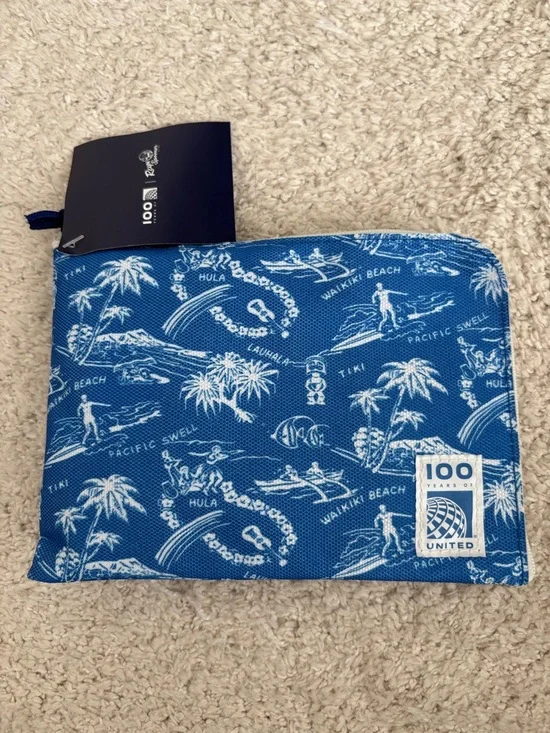 reyn spooner United 100th Anniversary Hawaiian Print Travel Amenity Kit