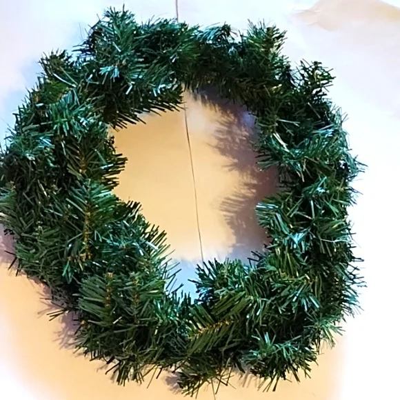 Nwot Ashland Christmas Wreath (14 inches)