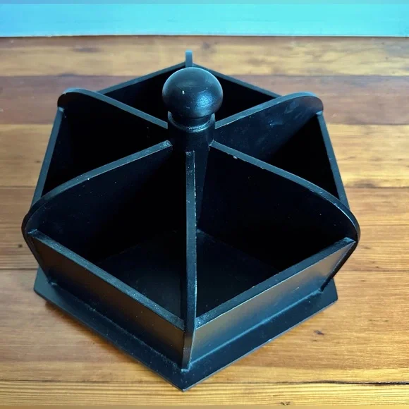 Black 6-sectioned Organizer