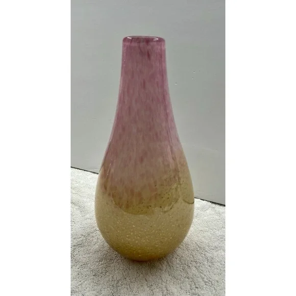 Glass‎ Vase 12