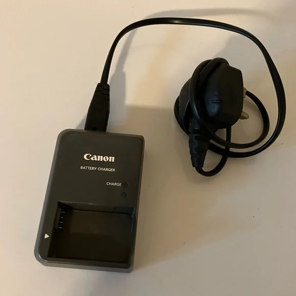 Genuine Canon LC-E8E Canon Battery Charger