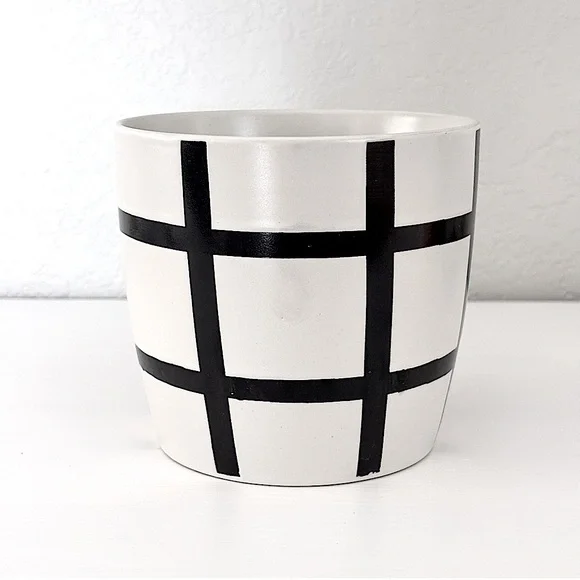 TARGET Grid Pattern Makeup Brush Holder/ Planter