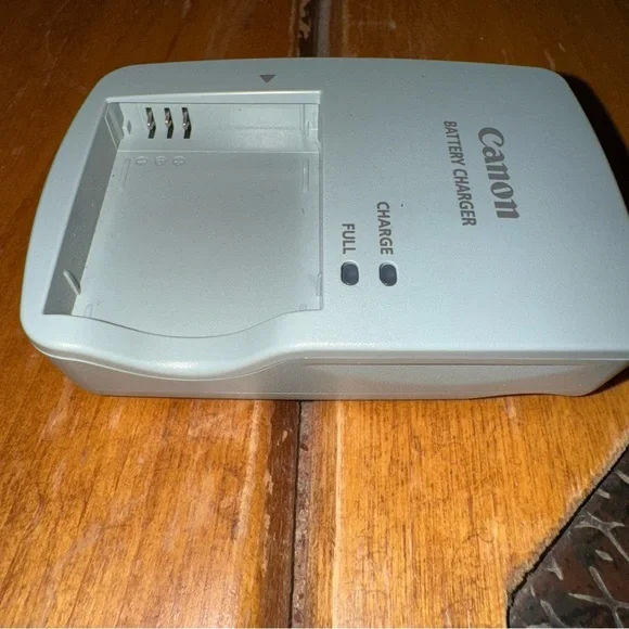Canon Battery Charger in Gray