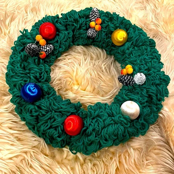 Vintage Holiday Yarn Wreath!
