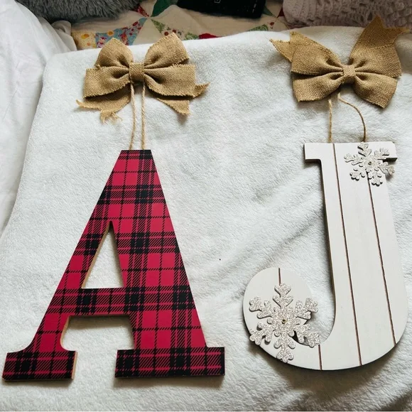 🎄Kirklands - Christmas Monogrammed Wooden Initials A J🎄