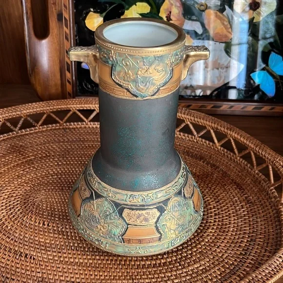 Nippon Morimura Hand Painted Amphora Vase Circa 1911-1921