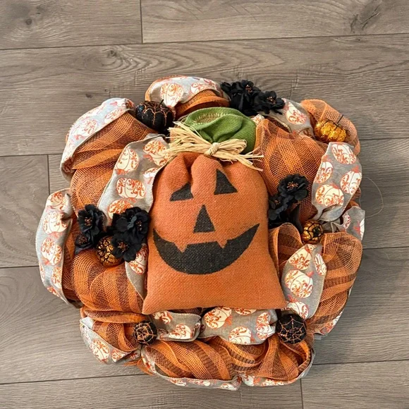 Festive Halloween Pumpkin Wreath