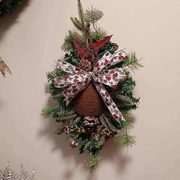 Festive Green Holiday Wreath with Red Accents