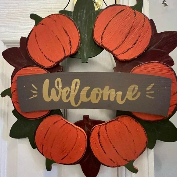 Festive Pumpkin Welcome Wreath - Red and Green