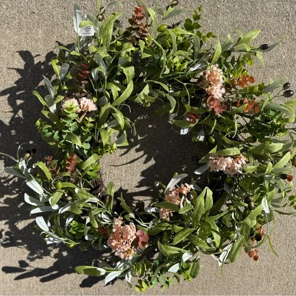 Frontgate Wreath - 24 inches - NWT