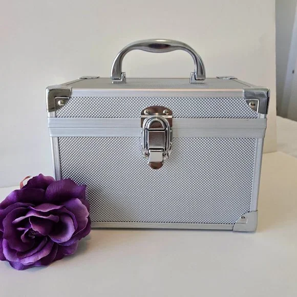 SILVER COSMETICS TRAIN CASE NWOT