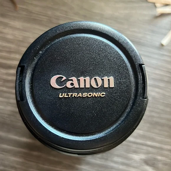 Canon EF-S 17-85mm f/4-5.6 IS USM Autofocus APS-C Lens, Black {67}
