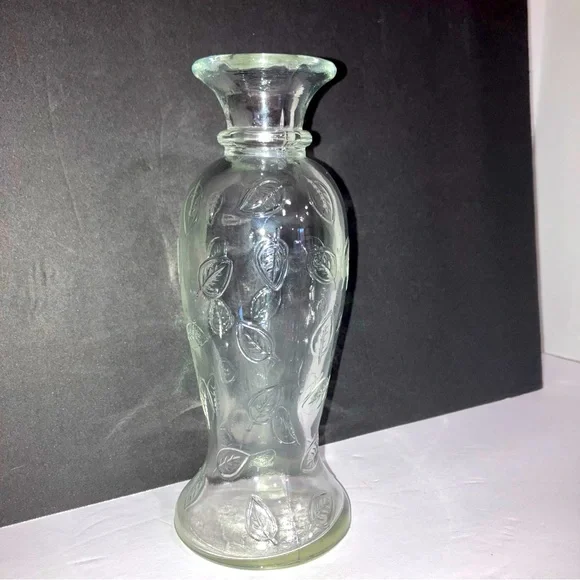 Vase Clear Glass with Embossed Leaves 7 3/4” Tall Fall Season Feaf Pattern