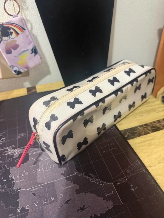 Bow Print Pencil Make up Case