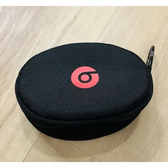 Beats by Dre Solo Headphone Soft Carrying Neoprene Case Black/Red Travel - Used