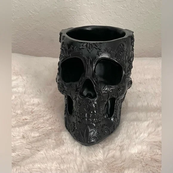 Black Skull Decorative Makeup Brush holder