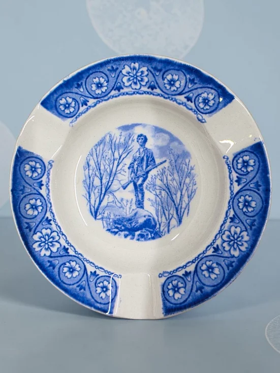 Wedgwood Glazed Blue Minute Man Ashtray Captain Parker Floral Border Vintage