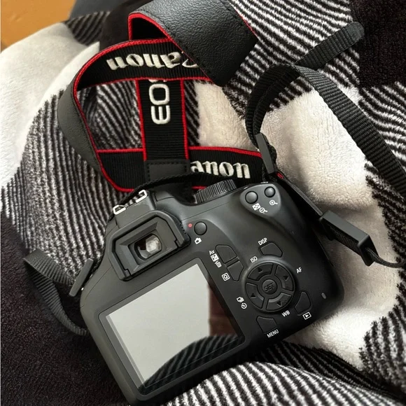 Canon EOS Rebel T100