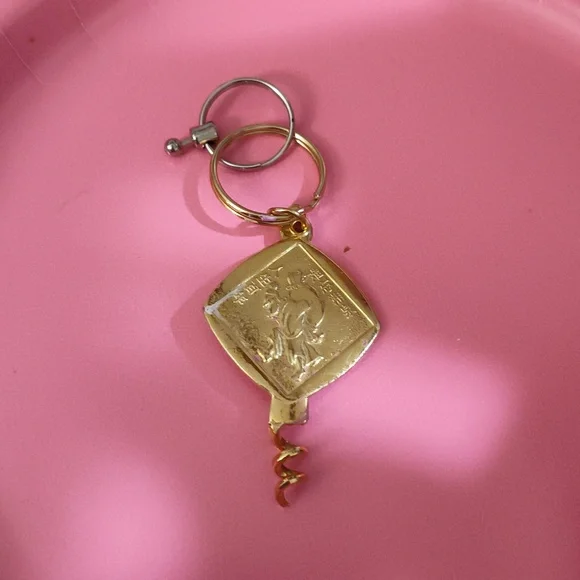 Drunkard's Gold Keychain (Bottle Opener) / A Hundred Years of Life Gold Tone