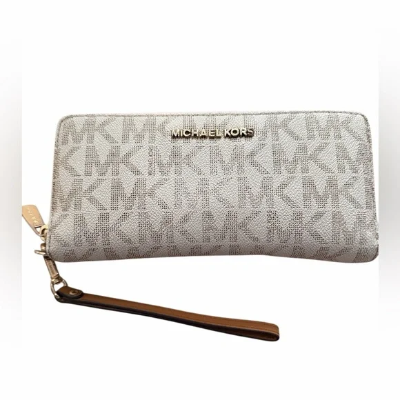 Michael Kors Jet Set Large Continental Wristlet COA included