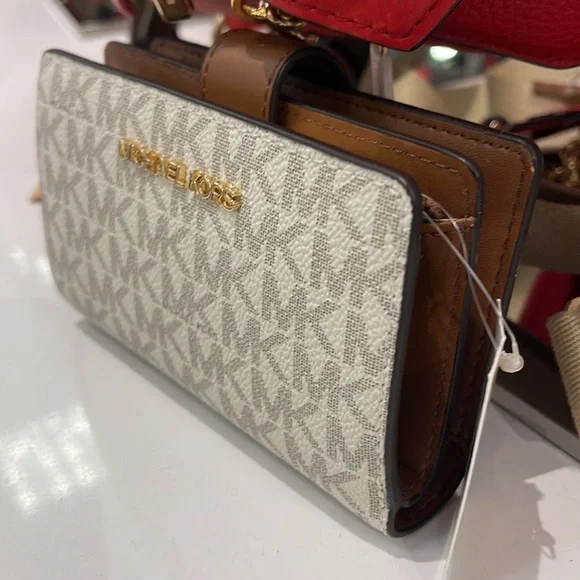 MICHAEL KORS Medium Signature Logo Wallet Vanilla NWT