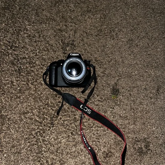 Canon Rebel EOS T5 Camera