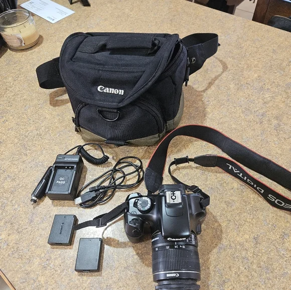 Canon Rebel EOS T3 bundle