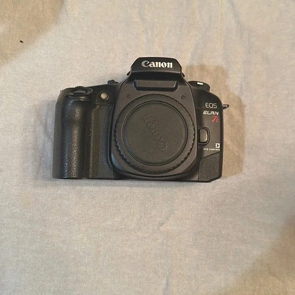 Canon camara EOS ELAN 7e
