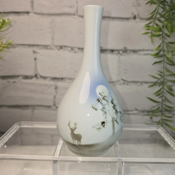 HIGHBANK PORCELAIN SMALL BUD VASE LOCKGILPHEAD SCOTLAND STAG RARE VINTAGE
