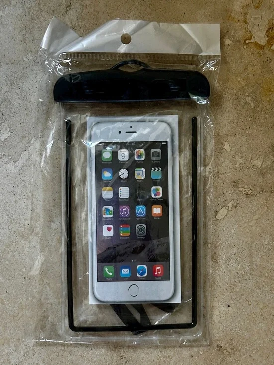 NWT Selna Universal Waterproof Cellphone Pouch