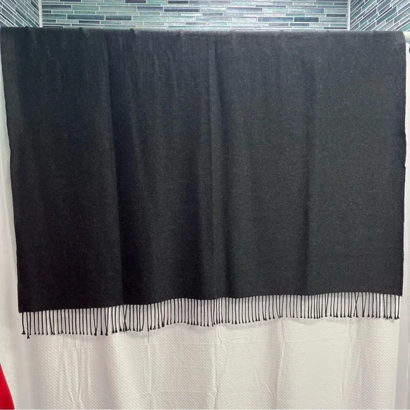 Crate&Barrel Elegant Gray Alpaca Blend Throw with‎ Fringe