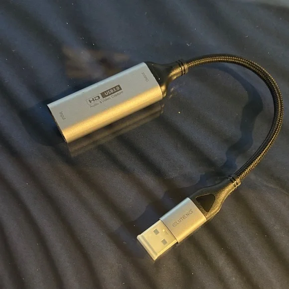 Silver USB 3.0 to HDMI video Capture for live streaming