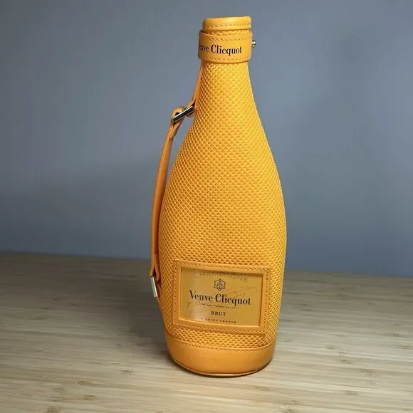 VEUVE CLICQUOT Champagne Insulated Wine bottle jacket NEOPRENE 750ML Cooler