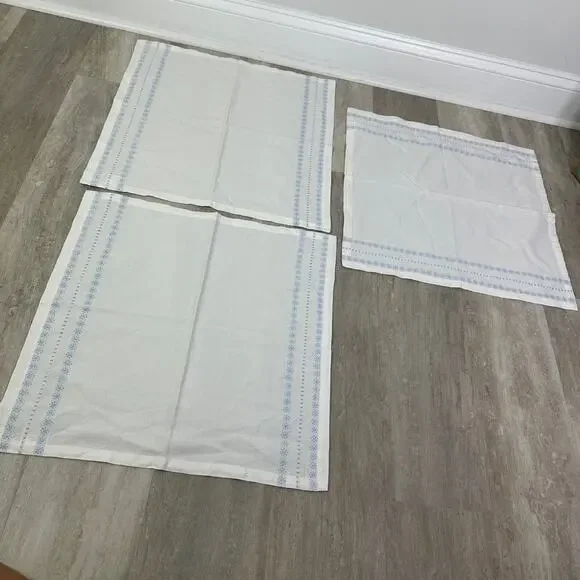 Crate & Barrel Snowflake Napkins (3)