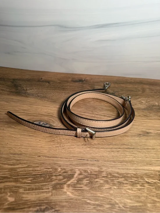 Michael Kors Beige Leather Crossbody Strap 45