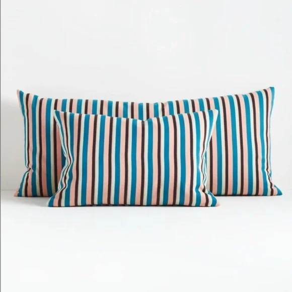 Crate&Barrel 15”x 22