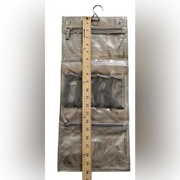 NICE QUALITY 3 COMPARTMENT TRI-FOLD TRAVEL BAG