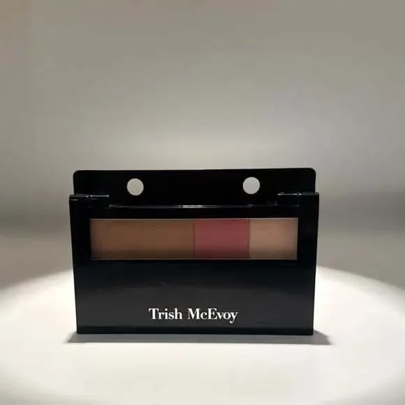 Trish McEvoy MAKEUP WARDROBING Refillable Magnetic Makeup Page - Small