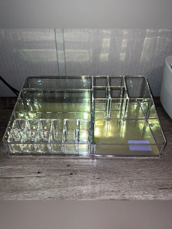 Iridescent Organizer