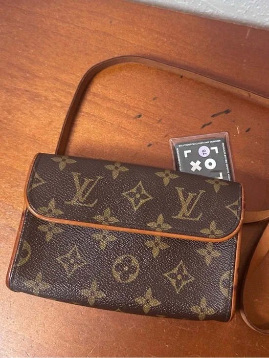 Louis Vuitton Monogram Pochette Florentine XS