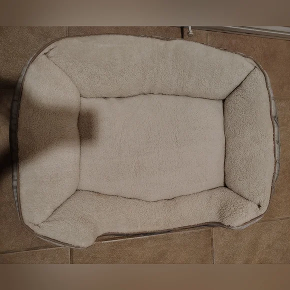 Tommy Bahama Cream Plush Bolster Pet Bed