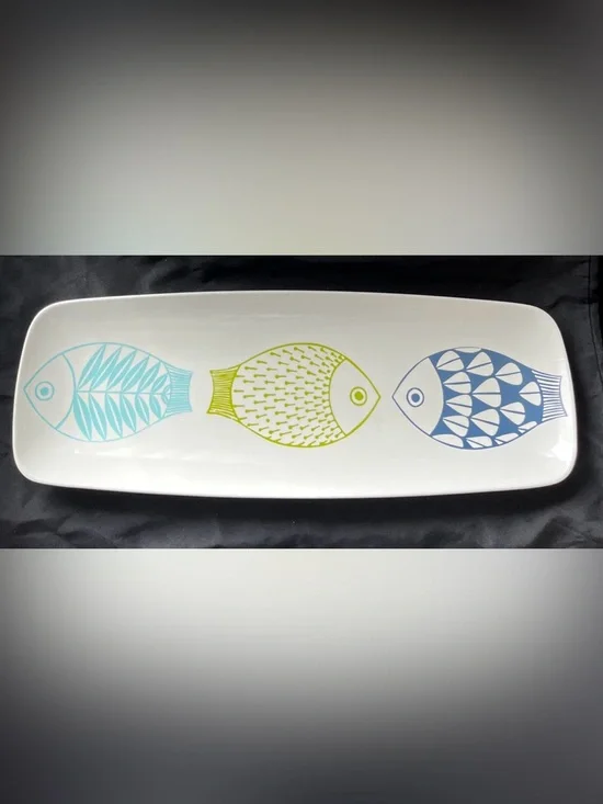 Crate & Barrel Melamine Fish Platter 16.5