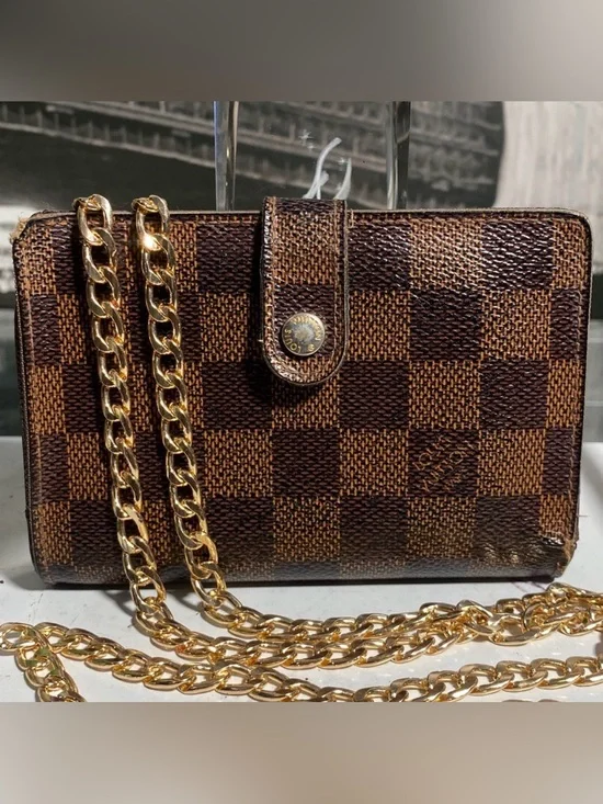 Authentic Louis Vuitton Damier Kisslock Wallet