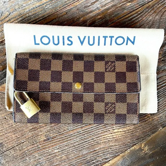 Vintage Louis Vuitton Damier Sarah long wallet & dust cover‎ EVC