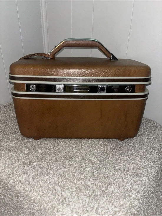 ✨ Vintage Samsonite Silhouette Train Case