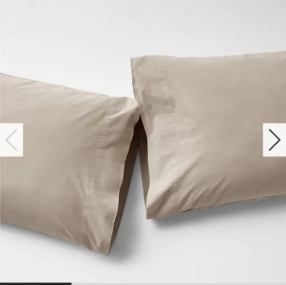 NWT Crate & Barrel Favorite Washed Organic Cotton Sand Beige King Pillowcases. 2