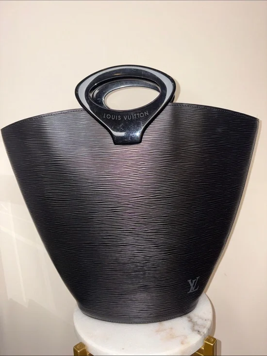 Louis Vuitton Black Epi Bag ‘99 Noctambule Vintage Oval Resin Handle