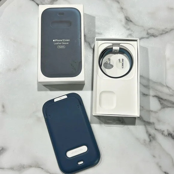 New! Apple iPhone 12 mini Leather Sleeve