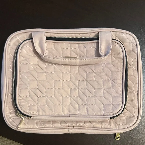 NWOT Quilted Light Pink Travel Hanging Organizer