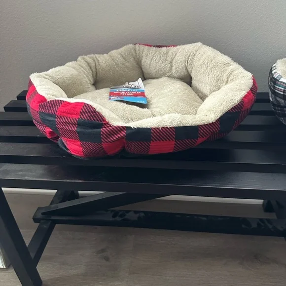 Vibrant Life Red and Black Round Cuddler Pet Bed - NWT